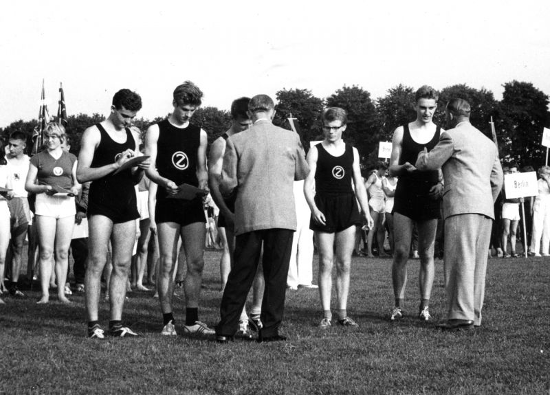 tl_files/verein/bilder/Chronik/Leichtath. 4.jpg tl_files/verein/bilder/Chronik/Leichtath. 4.jpg